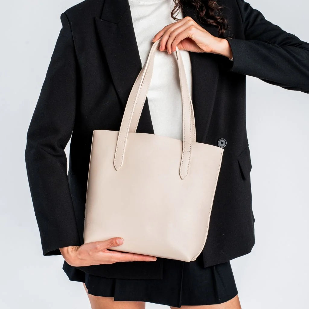 Minimalist Full‑Grain Leather Daily Shoulder Tote